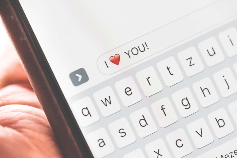 Senior Dating_7 Ways to Flirt if Over 50