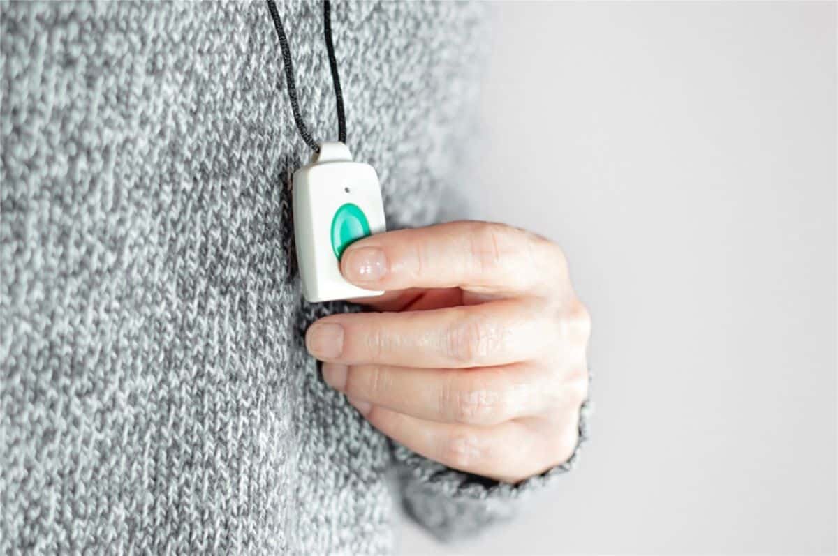 A Guide To Choosing The Right Medical Alert Necklace For You