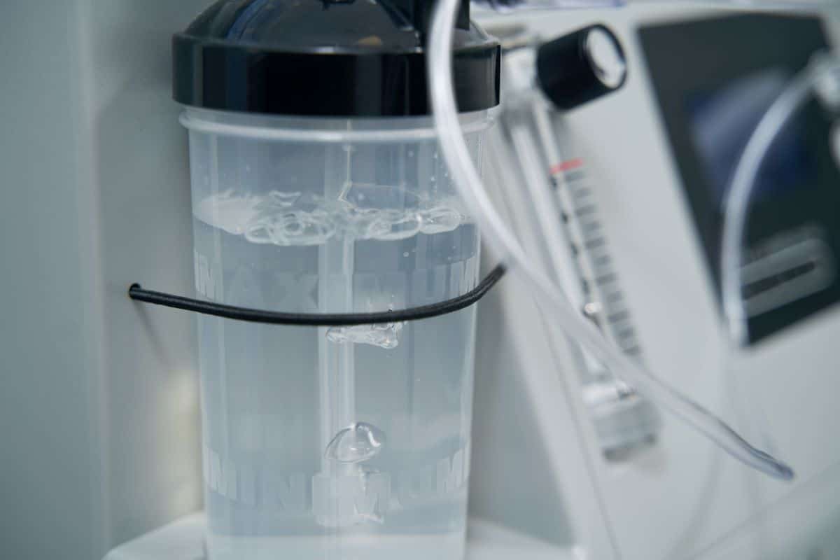 Making Everyday Life Easier For Seniors With Portable Oxygen Concentrators