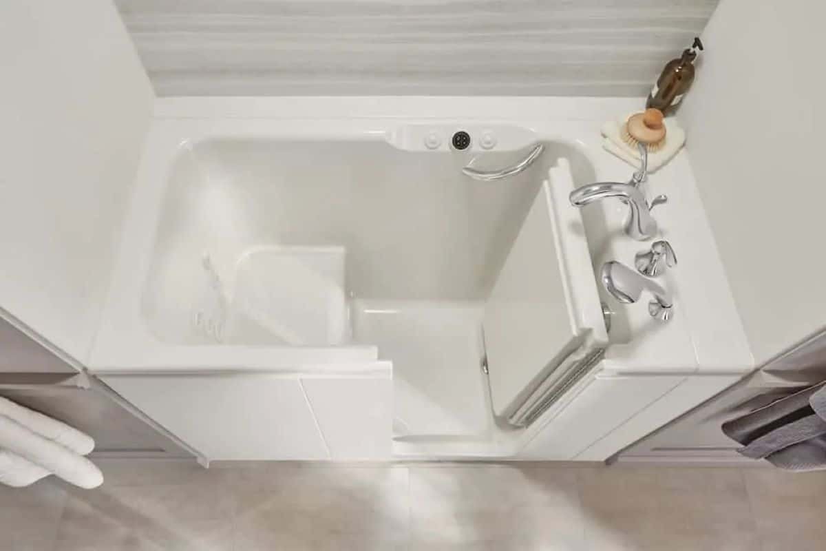 Creating A Safe And Accessible Bathroom For Seniors: Tips And Strategies