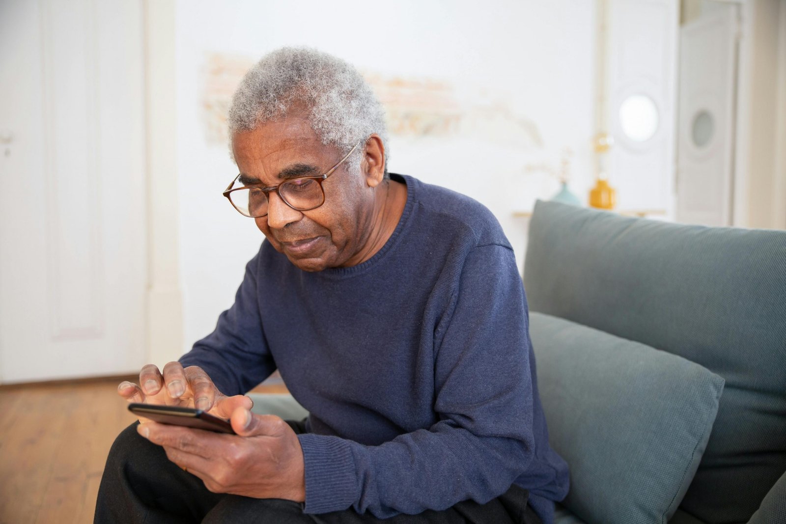 Top Unlimited Data Cell Phone Plans for Seniors Over 60: Stay Connected Without Limits